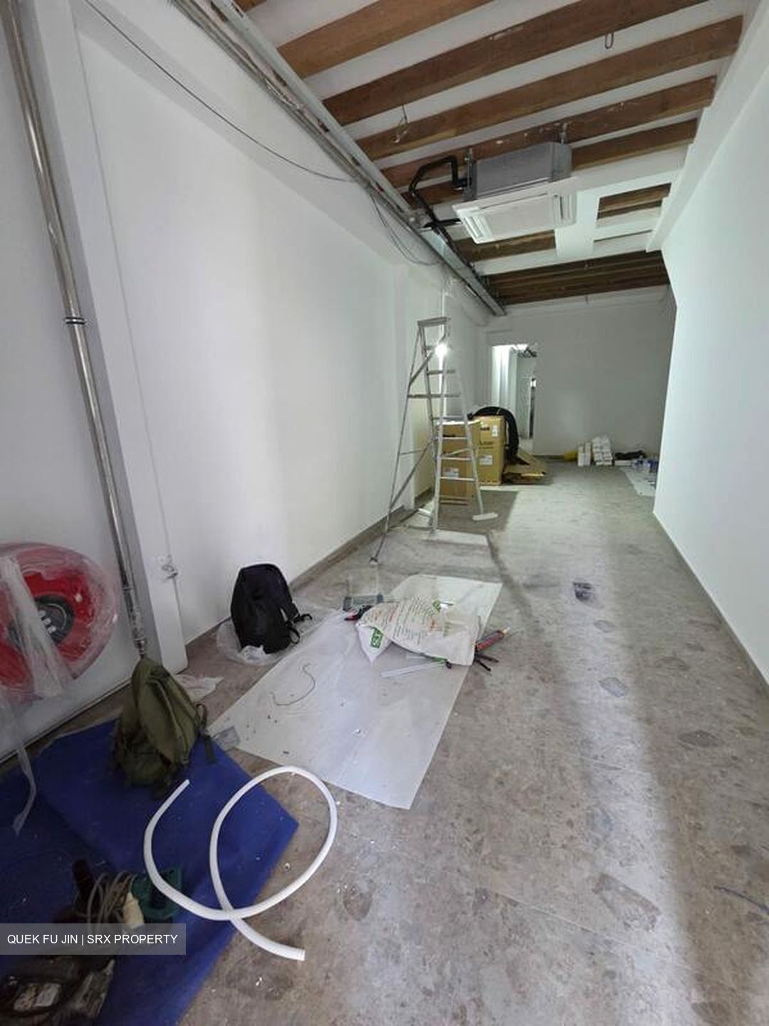 Rowell Road (D8), Retail #497873411